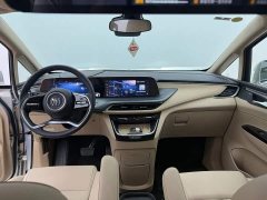Buick GL8 Deluxe Edition - ფოტო 8