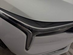 Lynk & Co B70 1.5T Version70Anniversary Edition - ფოტო 8