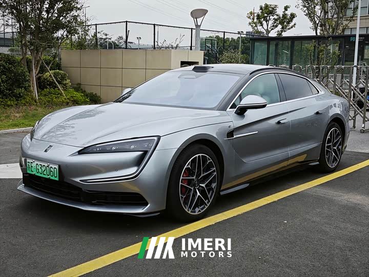 Yangwang U7 PHEV Flagship Edition - ავტომობილი ჩინეთიდან