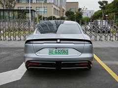 Yangwang U7 PHEV Flagship Edition - ფოტო 10