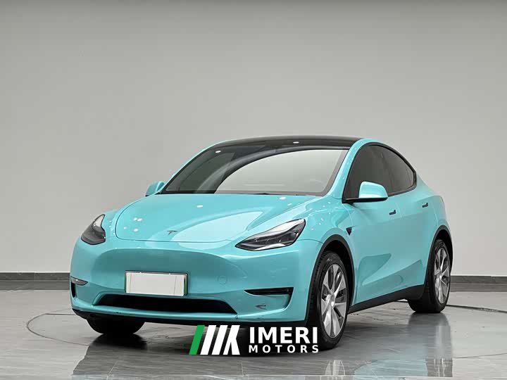 Tesla Model Y 2022 long-range all-wheel drive version