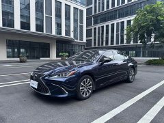 Lexus ES 300h Edition - ფოტო 1