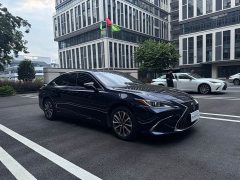 Lexus ES 300h Edition - ფოტო 3
