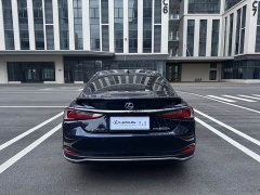 Lexus ES 300h Edition - ფოტო 9