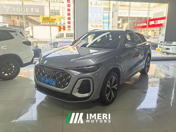 Audi Q5L 2.0T Luxury Version - ავტომობილი ჩინეთიდან