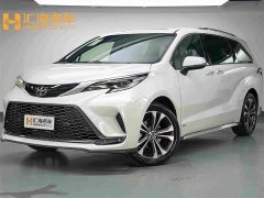 Toyota 2.5LPHEV PremiumPLUSAWD Edition - ფოტო 1