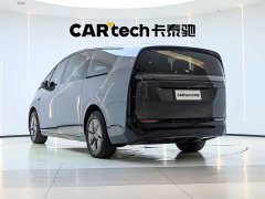 Li Auto MEGA Home Edition - ფოტო 7