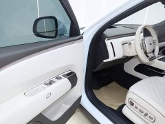 Li Auto L8 Ultra - ფოტო 20