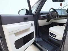 Li Auto MEGA Ultra - ფოტო 20