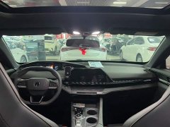 Changan UNI-V 1.5T Premium Version - ფოტო 16