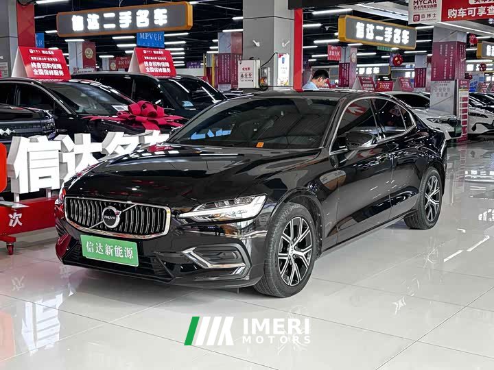 Volvo S60 B4 Luxury Edition - ავტომობილი ჩინეთიდან