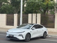 Geely 8 130km EM-i Flagship Edition - ფოტო 1