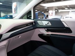 Mercedes-Benz 2.0T Edition - ფოტო 17
