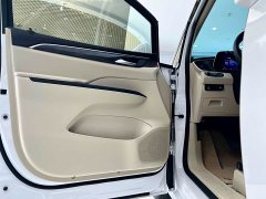 Buick GL8 ES Deluxe Version - ფოტო 19