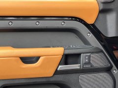 Land Rover 110 5.0T V8 - ფოტო 15