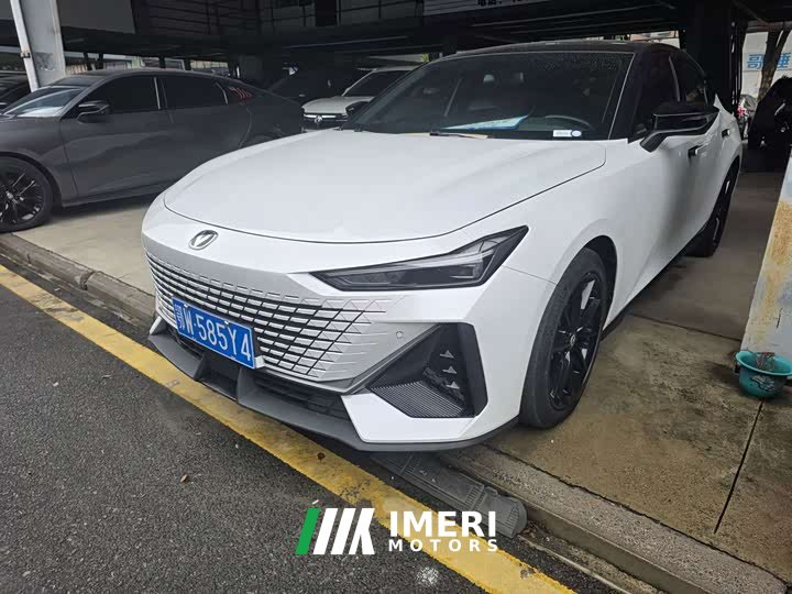 Changan UNI-V 1.5T Premium Version - ავტომობილი ჩინეთიდან