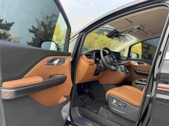 FAW HQ9 PHEV 2.0T AWDBusiness Edition - ფოტო 8