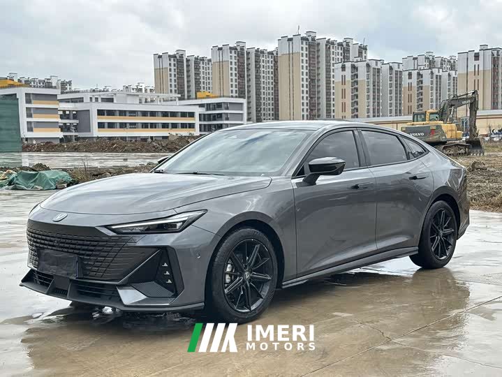 Changan UNI-V 1.5T Version - ავტომობილი ჩინეთიდან