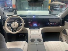 AITO M8 EREV Ultra Edition 53.4kWh 6 Edition (192) - ფოტო 7