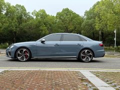 Audi A4L 40 TFSI quattro RS Version - ფოტო 4