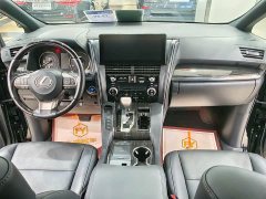 Lexus LM 300h Edition - ფოტო 18
