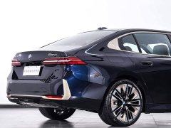 BMW 5 530Li Deluxe Version Luxury - ფოტო 9