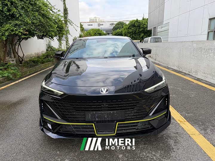 Changan UNI-V 1.5T Edition - ავტომობილი ჩინეთიდან