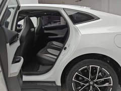 Changan UNI-V iDD 136km Version - ფოტო 11