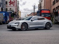 Porsche Taycan 4S - ფოტო 1