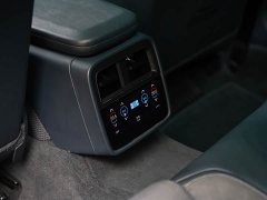 Porsche Taycan 4S - ფოტო 13