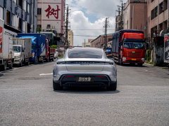Porsche Taycan 4S - ფოტო 4