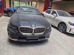 BMW 5 530Li Deluxe Version Luxury - ფოტო 2