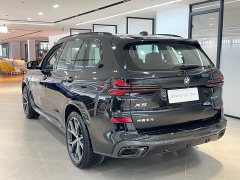 BMW X5 xDrive 30Li Deluxe VersionM - ფოტო 18
