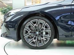 BMW 5 530Li Deluxe Version M - ფოტო 19