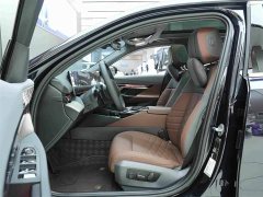 BMW 5 530Li Deluxe Version Luxury - ფოტო 11