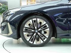 BMW 5 530Li Deluxe Version Luxury - ფოტო 18