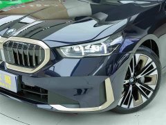 BMW 5 530Li Deluxe Version Luxury - ფოტო 19