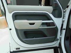 Land Rover 110 P400 Edition - ფოტო 14