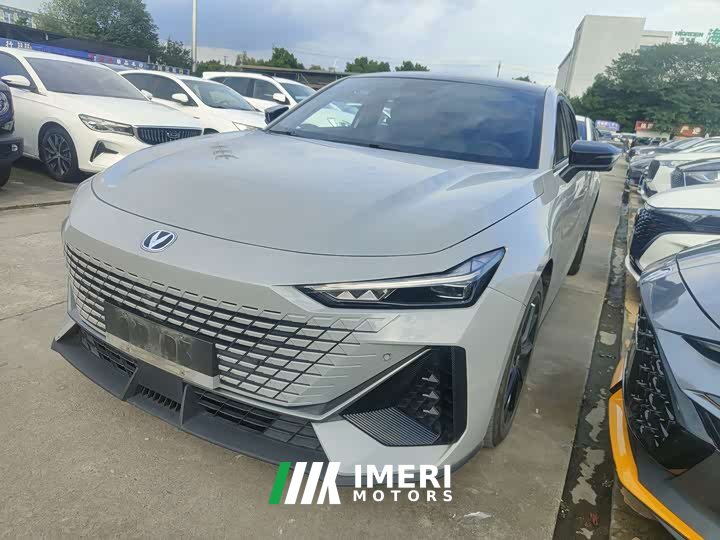 Changan UNI-V 1.5T Version - ავტომობილი ჩინეთიდან