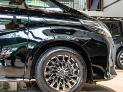 Lexus LM 300h Edition - ფოტო 5