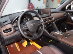 Honda UR-V 370TURBO 2WD Edition - ფოტო 10