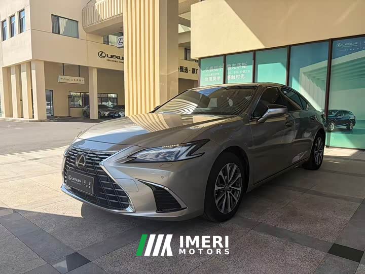 Lexus ES 200 Edition - ავტომობილი ჩინეთიდან