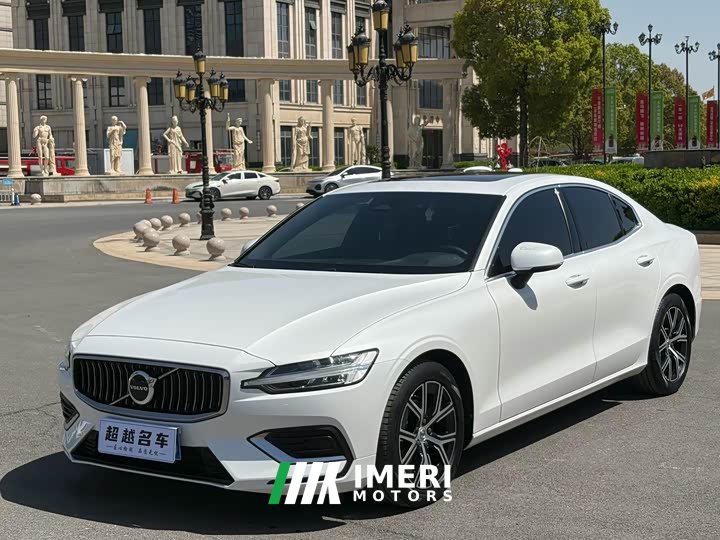 Volvo S60 B4 Luxury Edition - ავტომობილი ჩინეთიდან