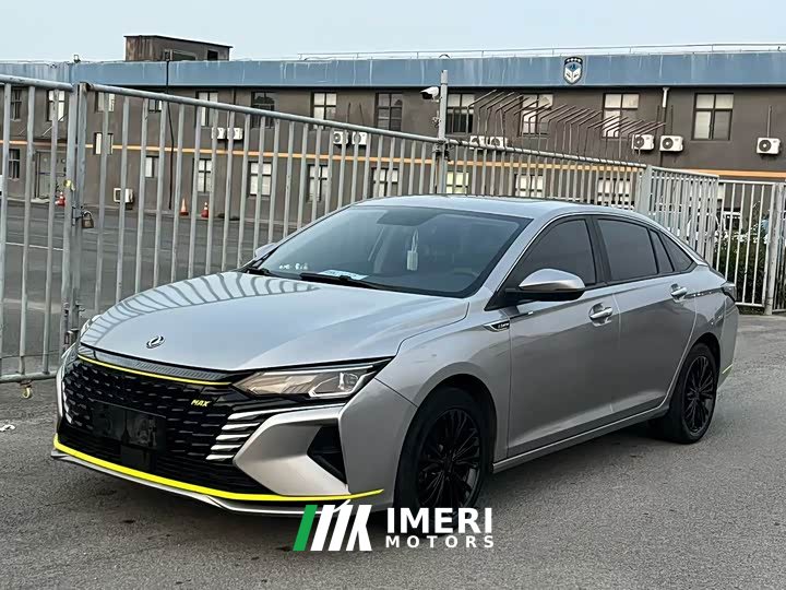Li Auto MAX 1.5T Edition - ავტომობილი ჩინეთიდან