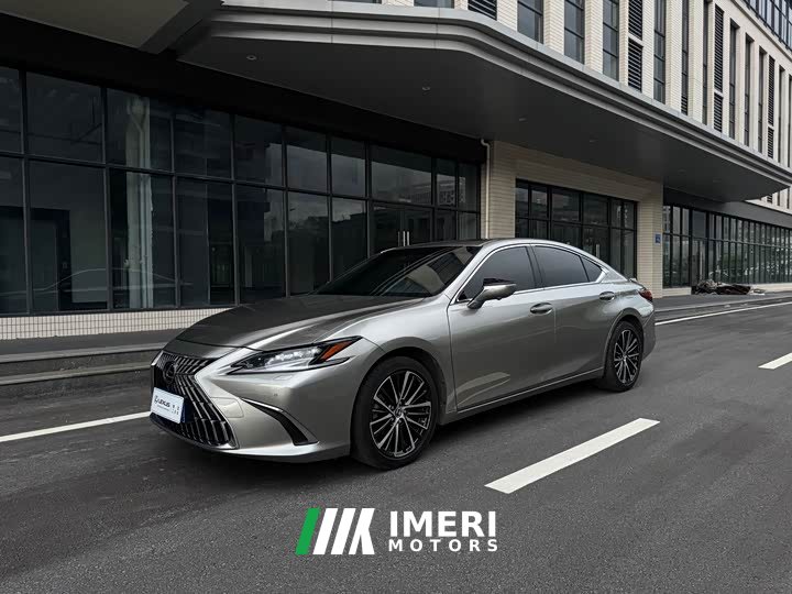 Lexus ES 300h Edition - ავტომობილი ჩინეთიდან