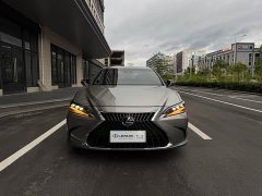 Lexus ES 300h Edition - ფოტო 2