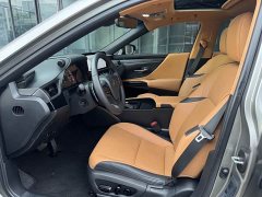 Lexus ES 300h Edition - ფოტო 4