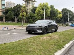 Changan UNI-V 1.5T Premium Version - ფოტო 1