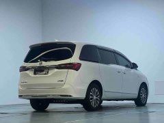 Buick GL8 652T Luxury Version - ფოტო 16