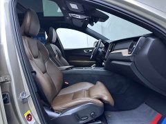 Volvo XC60 B5 AWDLuxury Edition - ფოტო 12
